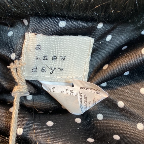 A New Day black scraf new bundle of 2 scarves - Picture 2 of 3